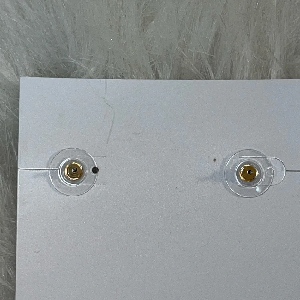 Perry Street earrings - Picture 4 of 4